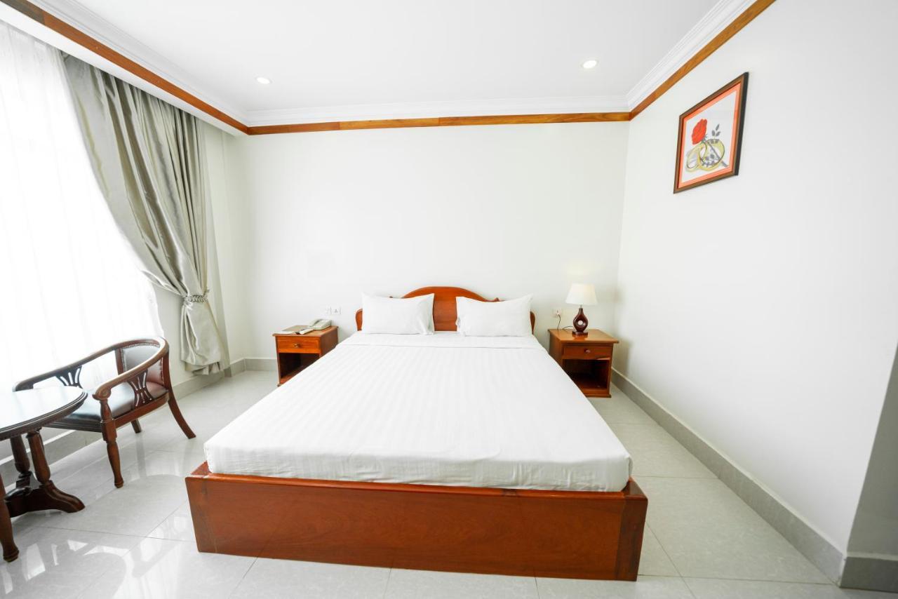 Pursat Riverside Hotel & Spa Экстерьер фото