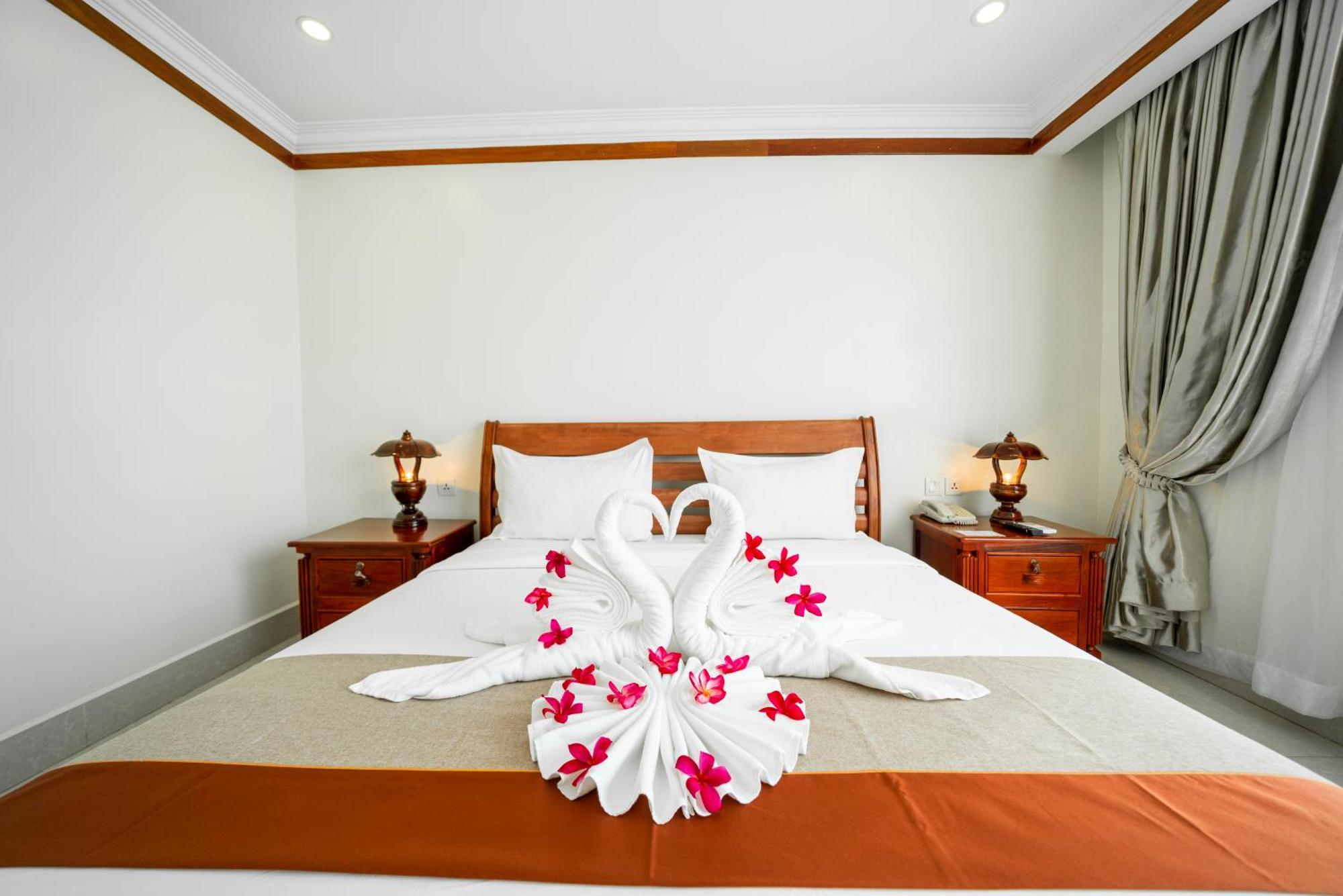 Pursat Riverside Hotel & Spa Экстерьер фото