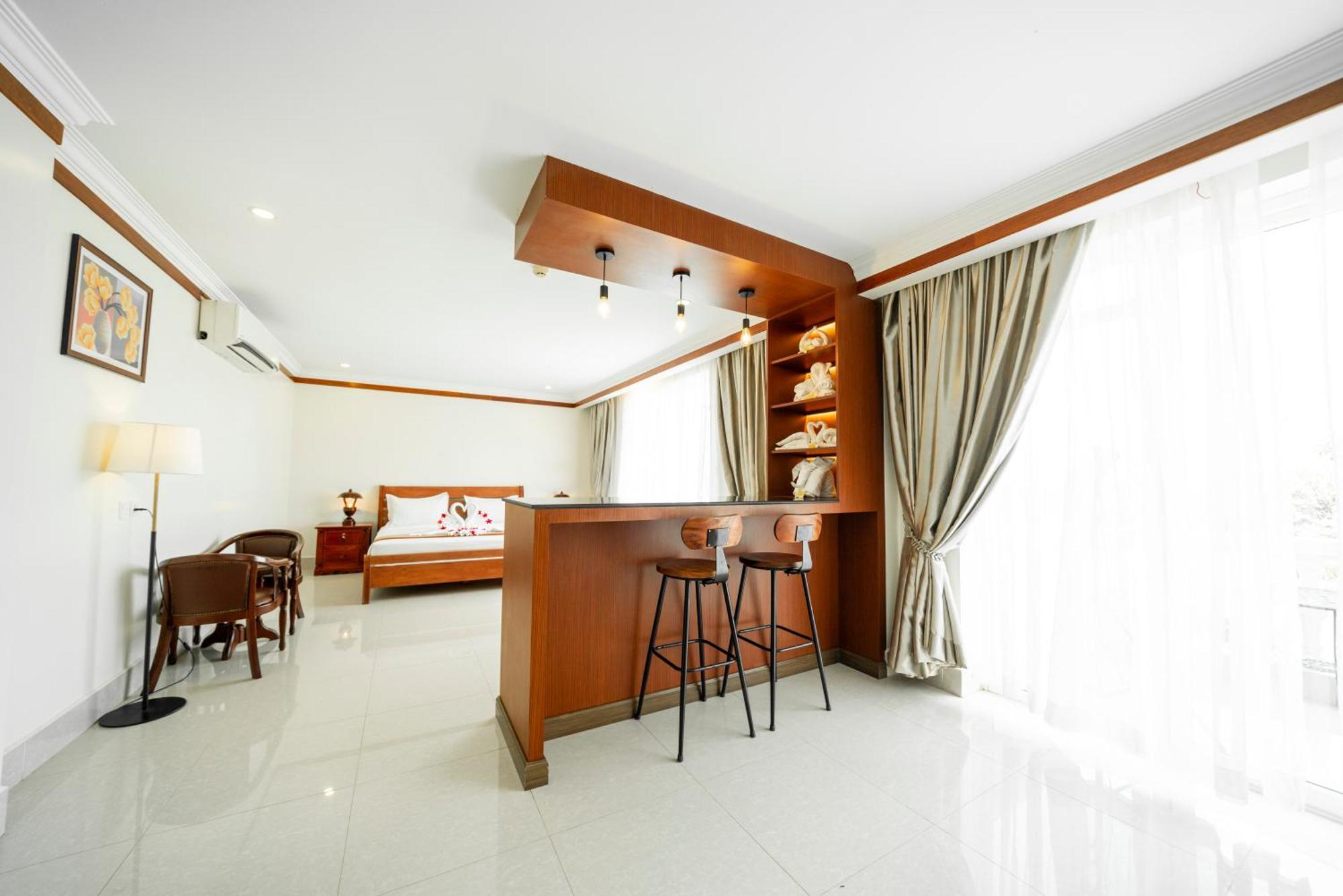 Pursat Riverside Hotel & Spa Экстерьер фото