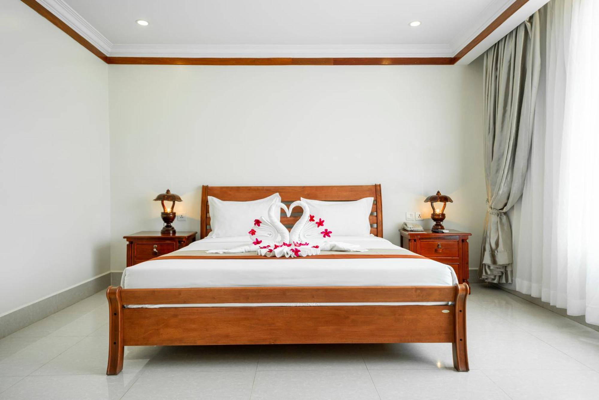 Pursat Riverside Hotel & Spa Экстерьер фото