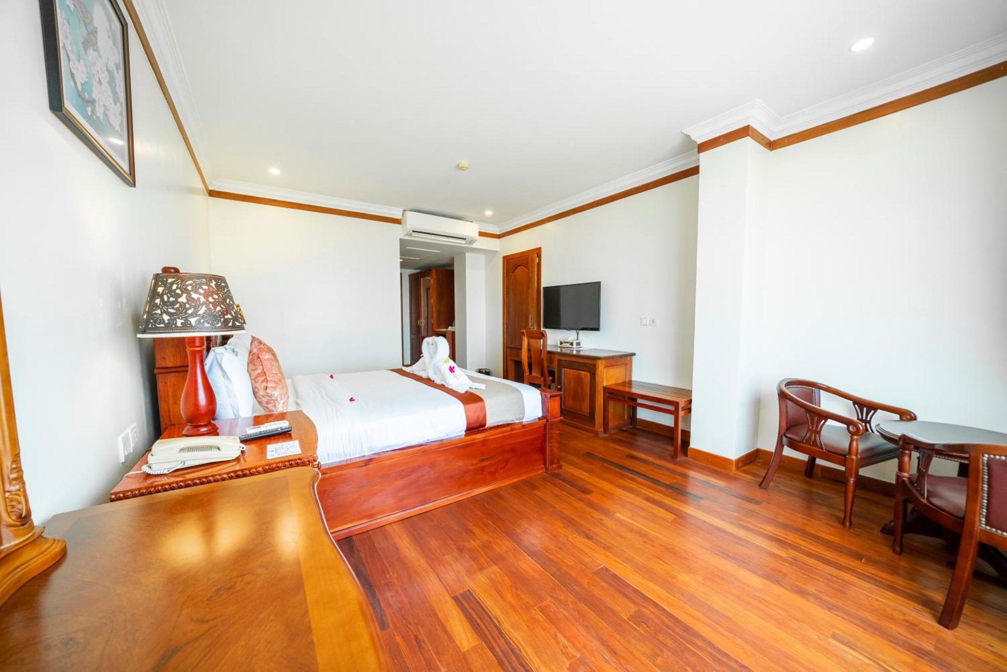 Pursat Riverside Hotel & Spa Экстерьер фото