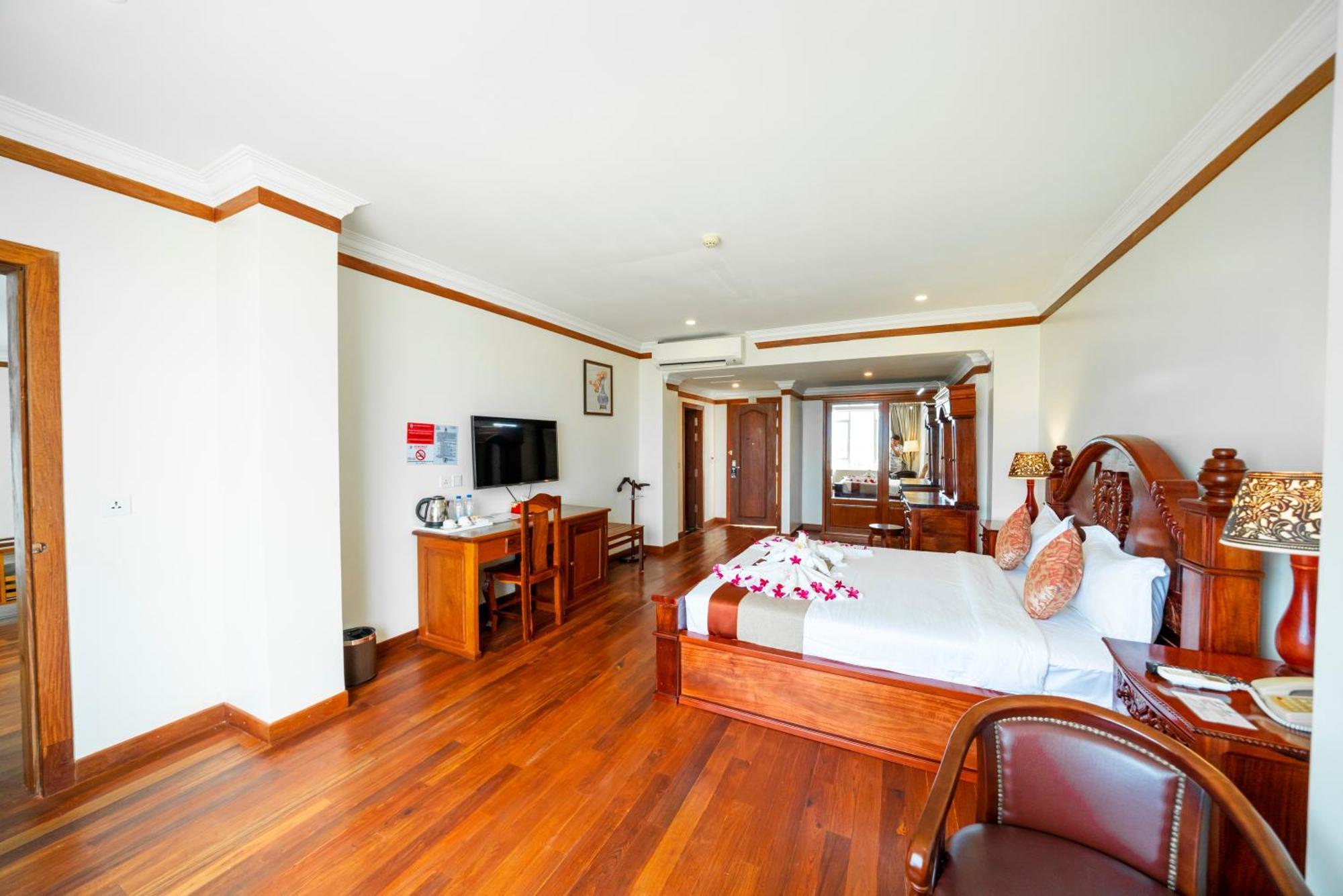 Pursat Riverside Hotel & Spa Экстерьер фото