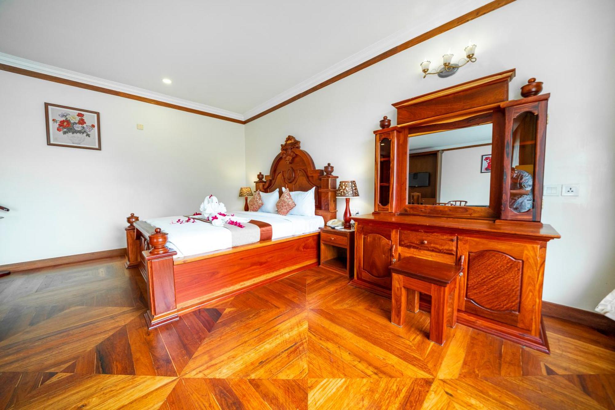 Pursat Riverside Hotel & Spa Экстерьер фото