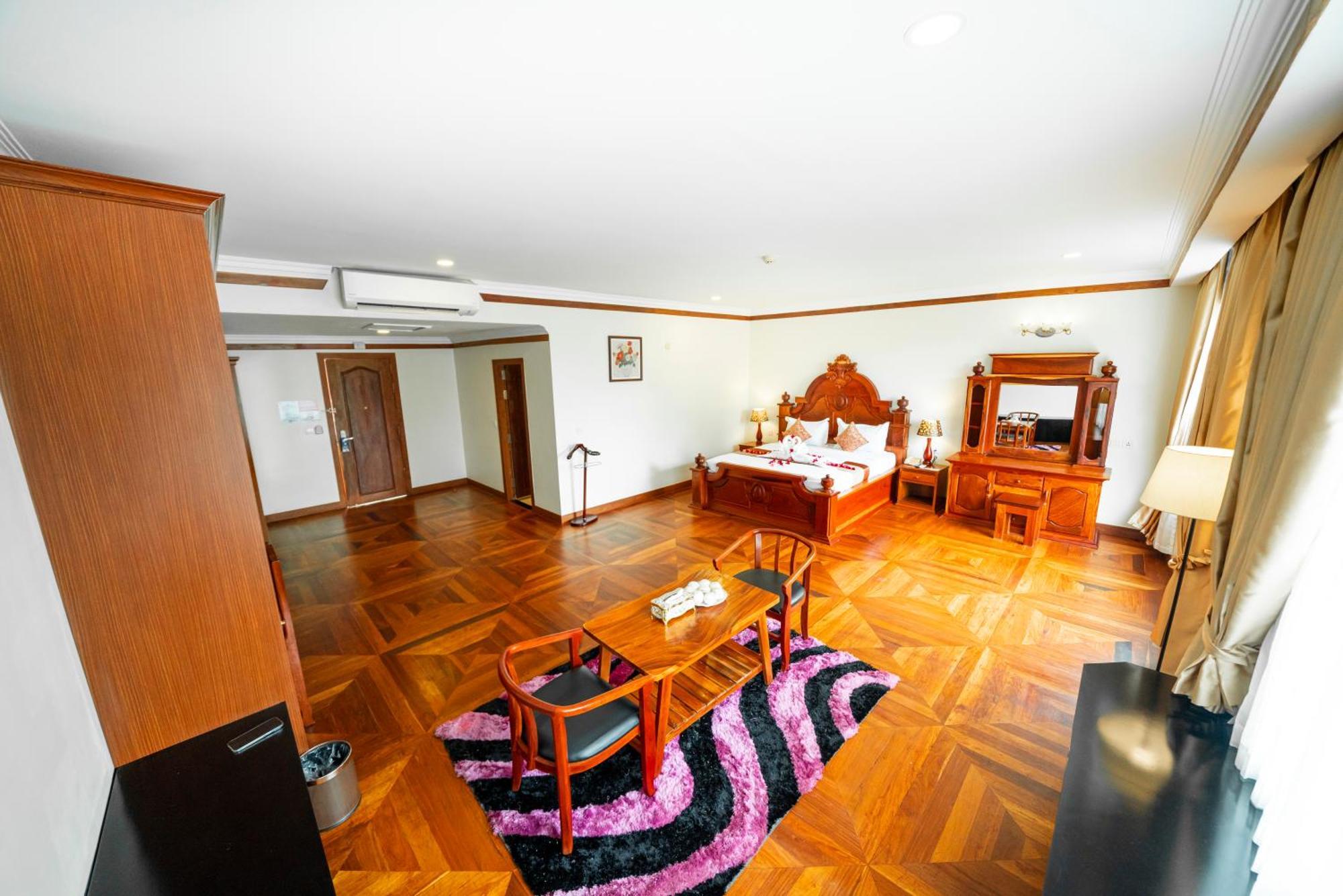 Pursat Riverside Hotel & Spa Экстерьер фото