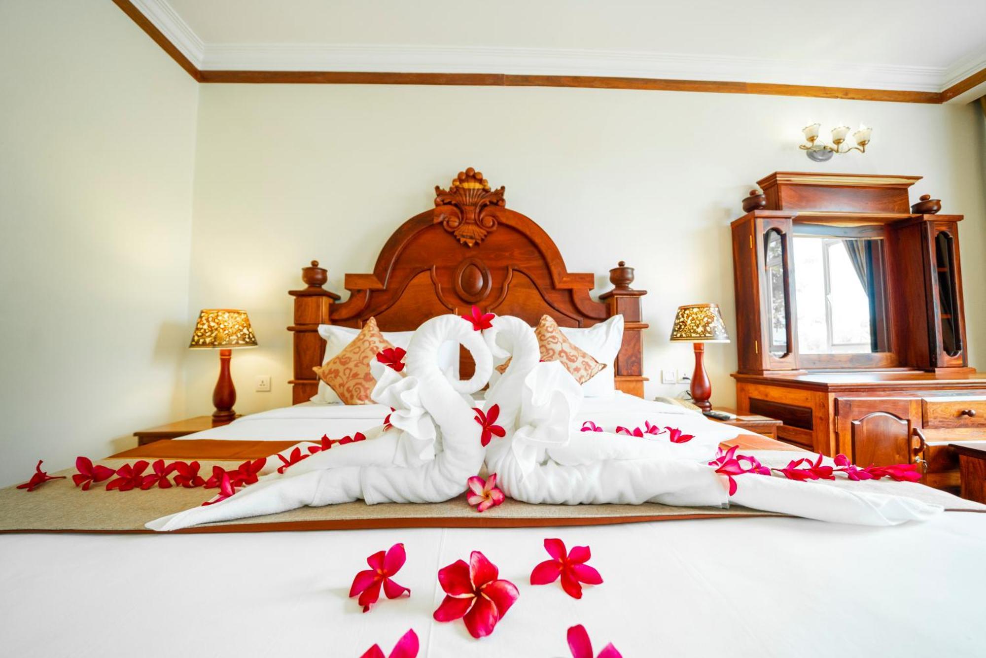 Pursat Riverside Hotel & Spa Экстерьер фото